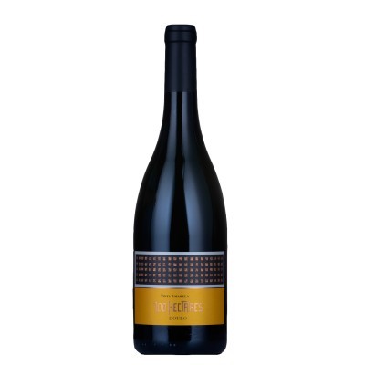 Garrafa de vinho tinto com rótulo castanho e amarelo