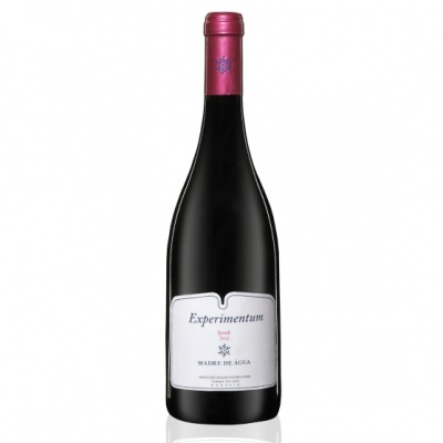 Garrafa de vinho tinto Experimentum Syrah 2018 com tampa rosa e rótulo branco