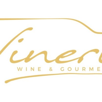 Logotipo dourado Vineria WINE & GOURMET em fundo branco