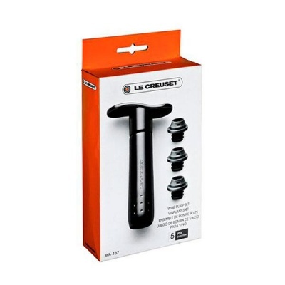 Embalagem Le Creuset conjunto bomba de vácuo para vinho com bomba preta e três rolhas pretas