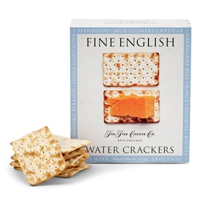 Pacote de bolachas Fine English Water Crackers com bolachas junto