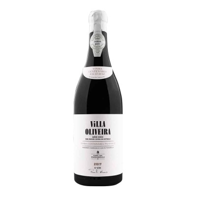 Garrafa de vinho tinto Villa Oliveira DOC DOC Douro com rótulo branco