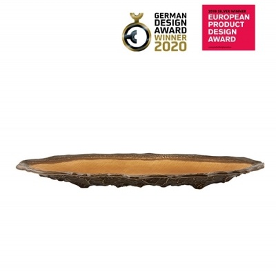 Prato decorativo oval castanho com textura irregular, prémios German Design Award 2020 e European Product Design Award 2019