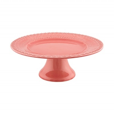 Prato de bolo cerâmico cor de coral com relevo na borda