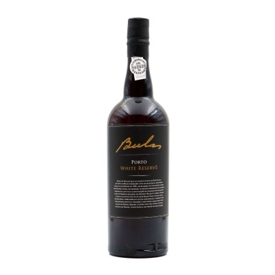 Garrafa de vinho do Porto Bulas White Reserve com rótulo preto e texto dourado e branco
