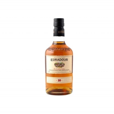 Garrafa de whisky Edradour 10 anos em fundo branco