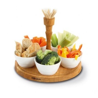 Conjunto petisqueira com base de madeira, quatro tigelas brancas com legumes e pão, e suporte central para palitos