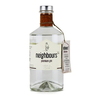 Garrafa de gin premium neighbours 11 em vidro transparente com tampa prateada e rolha de cortiça