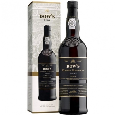 Garrafa de vinho do Porto Dow's Finest Reserve com embalagem