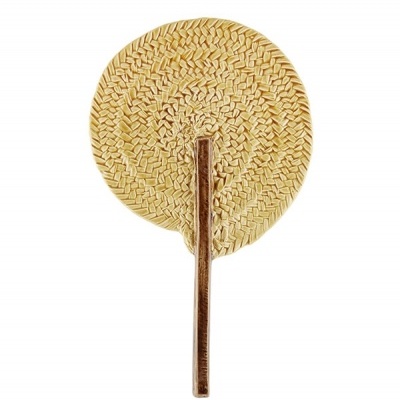 Leque redondo de palha trançada com cabo de madeira