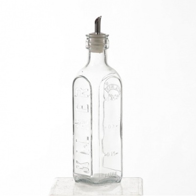 Garrafa de vidro transparente com tampa metálica e bico vertedor