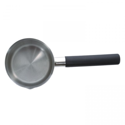 Frigideira pequena em aço inox com cabo preto cilíndrico