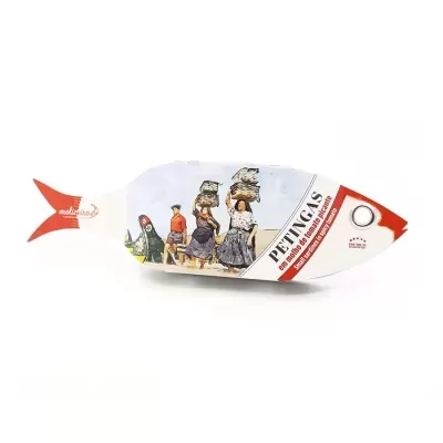 Embalagem metálica em forma de peixe com ilustração e texto em português