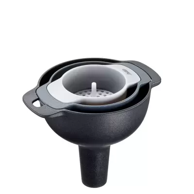 funil de cozinha preto e cinza com coador integrado