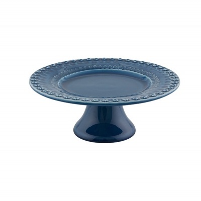 Prato de bolo azul escuro em cerâmica com base cónica e relevo decorativo