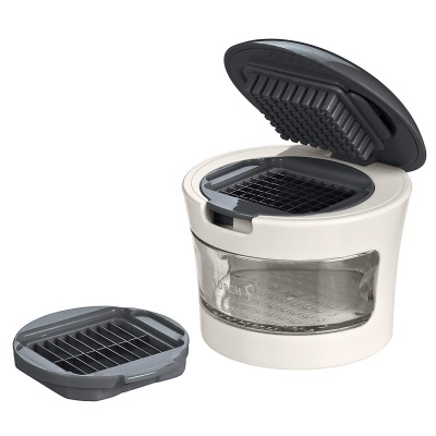 máquina de cortar legumes em cubos branca com lâminas e recipiente transparente