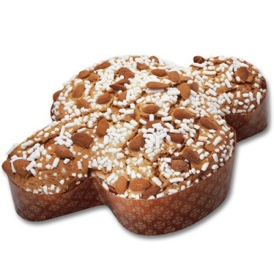 Bolo em forma de coelho com amêndoas e açúcar granulado em papel decorativo castanho