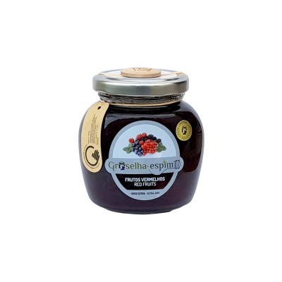 Frasco de compota de frutos vermelhos com etiqueta ilustrada e tampa metálica