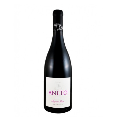 Garrafa de vinho tinto Aneto Reserva Tinta com rótulo branco