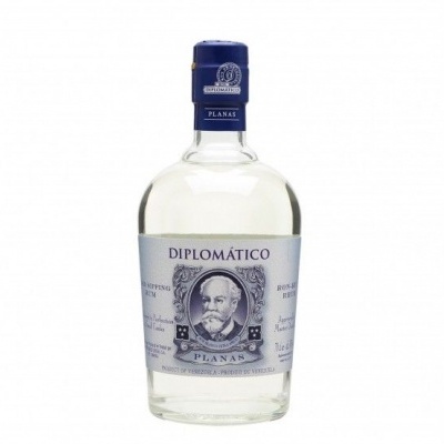 Garrafa de licor Diplomático Planas com rótulo branco e azul