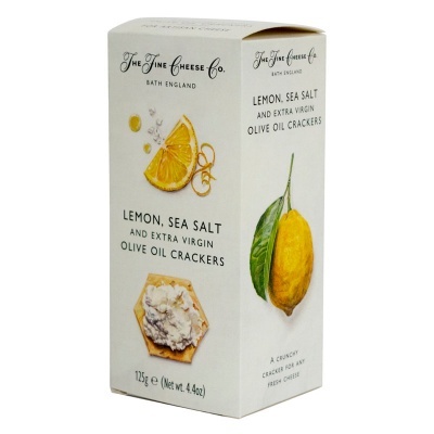 Embalagem de bolachas finas sabor limão, sal marinho e azeite extra virgem da The Fine Cheese Co.