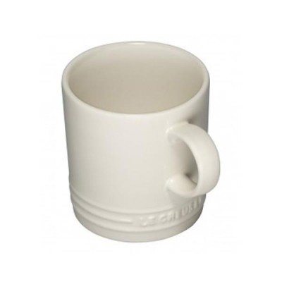 Caneca de cerâmica branca com pega e texto LE CREUSET na base