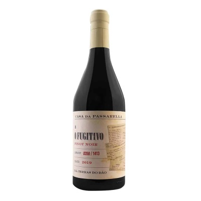 Garrafas de vinho Casa da Passarella Fugitivo Pinot Noir edição 0358 1413 2019