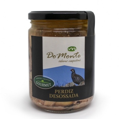 Frasco de vidro com perdiz desossada em conserva e etiqueta 'Do Monte'