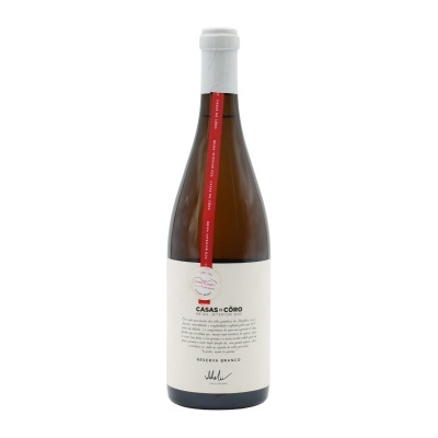 Garrafa de vinho branco Casas do Côro Reserva Branco com rótulo branco e vermelho