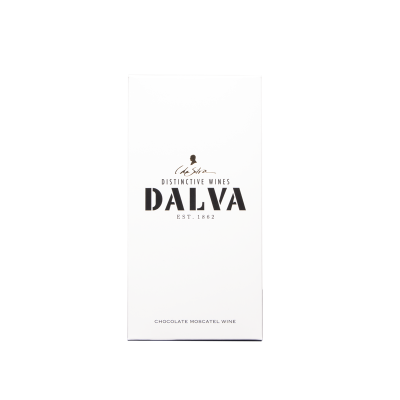 Embalagem branca com texto preto DALVA e detalhes do produto