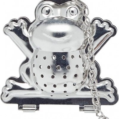 Infusor de chá metálico prateado em forma de sapo com corrente