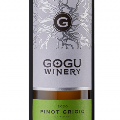 Garrafa de vinho Pinot Grigio com rótulos cinza e verde