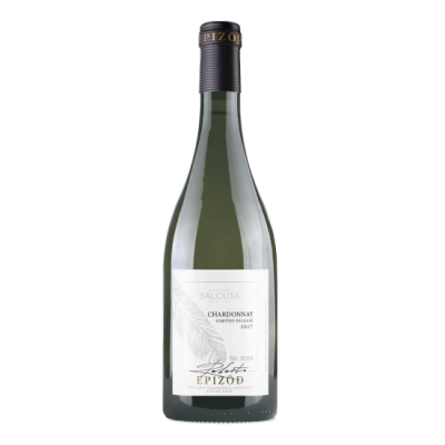 Garrafa de vinho branco Salcuta Chardonnay 2017 com rótulo branco e tampa preta