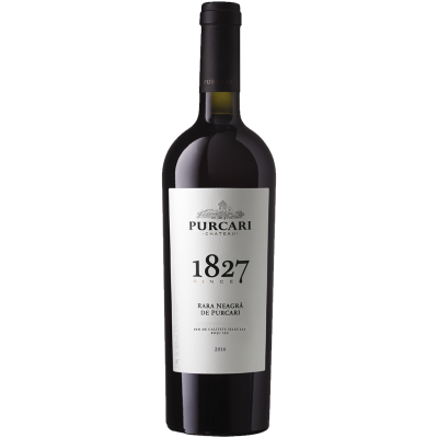 Garrafa de vinho tinto Purcari 1827 com rótulo branco e texto preto
