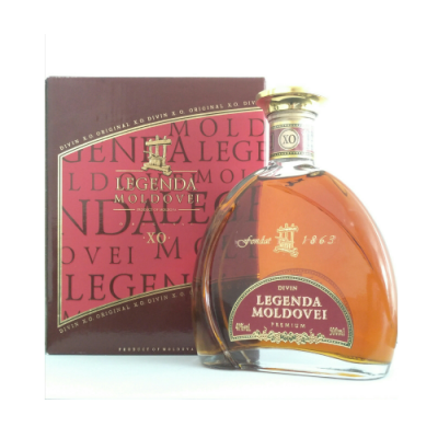 Garrafa de licor Divin Legenda Moldovei com caixa vermelha