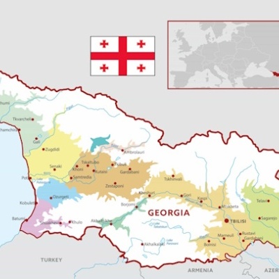 Mapa político da Geórgia com regiões, bandeira e mapa europeu com destaque da localização