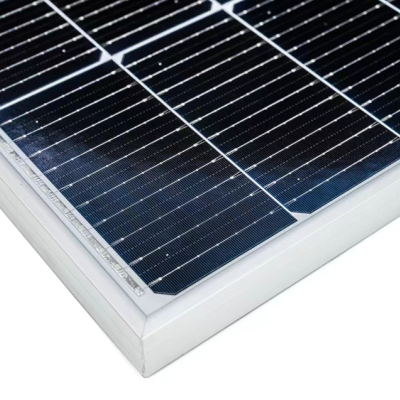 Painel solar azul escuro com moldura branca