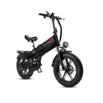 Bicicleta elétrica dobrável preta com pneus grossos e luz dianteira