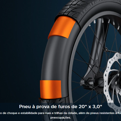 Roda de bicicleta com pneu preto e detalhes laranja