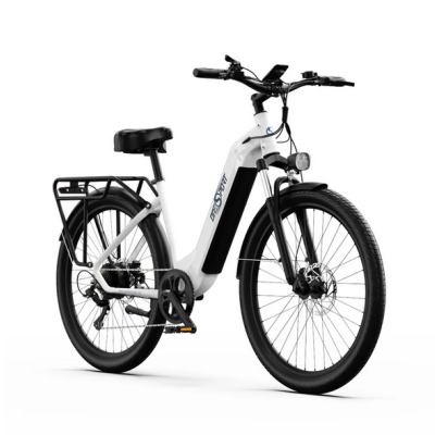 Bicicleta elétrica branca com quadro robusto e pneus largos.