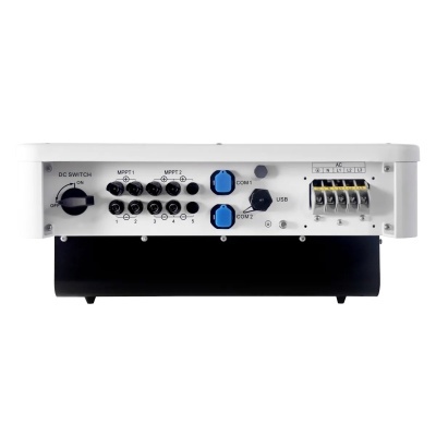 Dispositivo eletrónico com várias conexões e interruptor, fundo branco