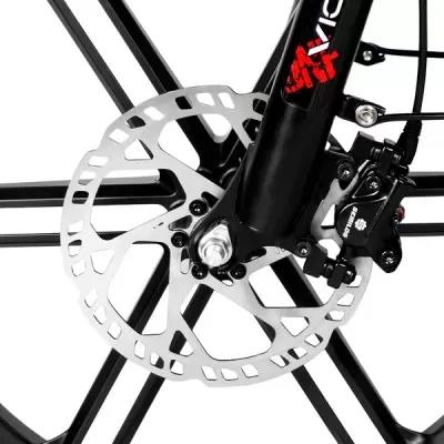 Disco de travão de bicicleta com garfo preto e pinça Shimano