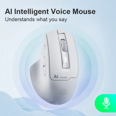 Rato branco AI Intelligent Voice Mouse com roleta cinzenta e botões laterais sobre fundo azul claro