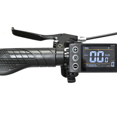 Punho de guiador de bicicleta com painel digital e botões de controlo