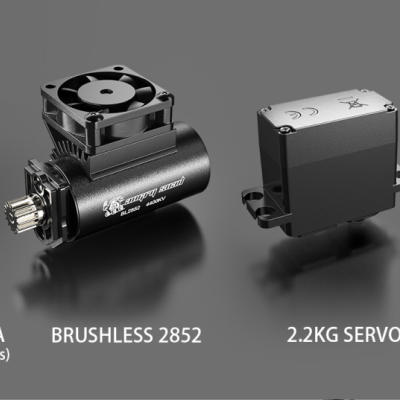 Componentes eletrónicos para modelismo: ESC E45A, motor brushless 2852, servo 2.2KG e caixa impermeável para recetor.