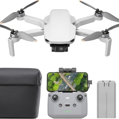 Drone branco DJI Mini 3 Pro com acessórios e mala preta