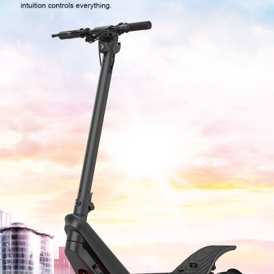 Trotinete elétrica preta com suspensão vermelha e pneus grossos no ambiente urbano