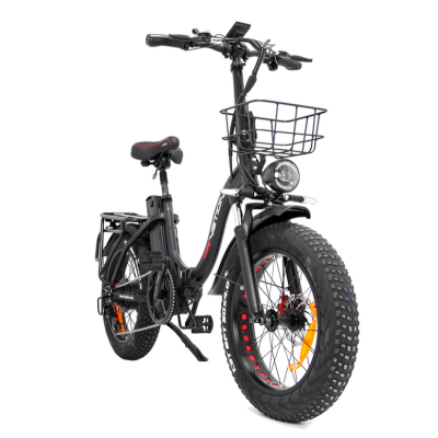 Bicicleta elétrica preta com cesto dianteiro e pneus grossos