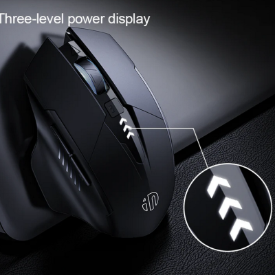 Rato de computador preto com indicador luminoso e botão DPI