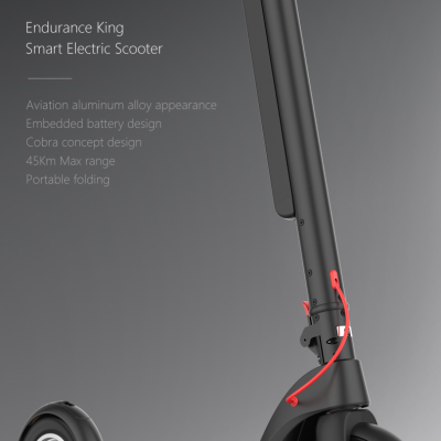 Trotinete elétrica preta HX X8 com cabos vermelhos e plataforma antiderrapante